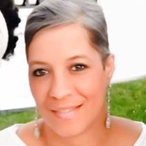 Mo's Closet - Picture 3 of 3